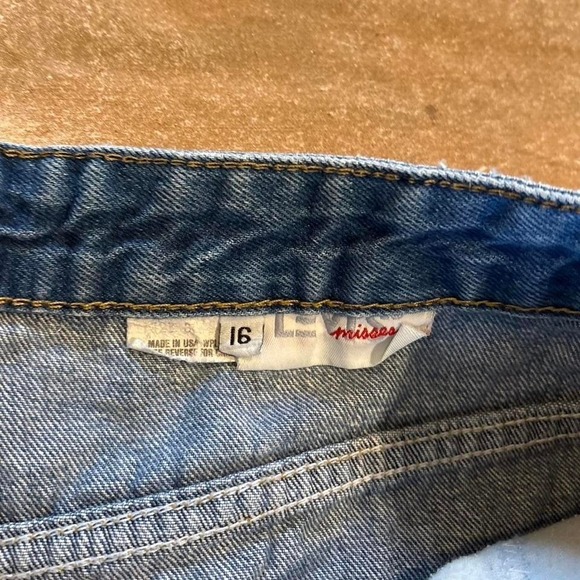 vintage 90s Levi's Misses Jeans Measure 30x28.5 Made in the USA - Picture 3 of 6